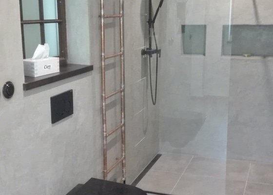 Rekonstrukce koupelny bez dlaždic + aplikace pohledového betonu do ložnice