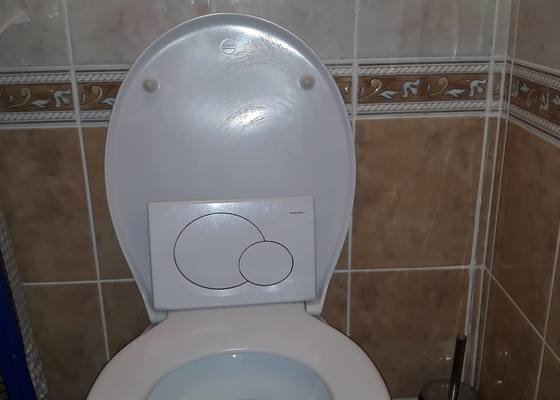 Protékající závěsné WC Geberit