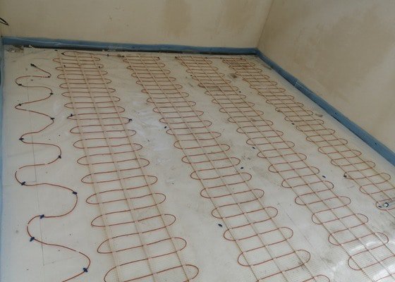 Podlahové topení v RD (přízemí + patro)