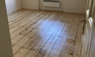 Broušení prkenne podlahy
