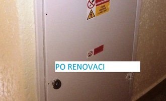Renovace dveří - nátěr  zárubní případně i vchodových dveří bytových jednotek