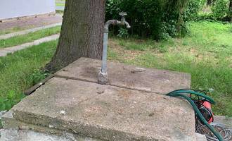 Vyčištění starší studny a instalace ruční pumpy - stav před realizací