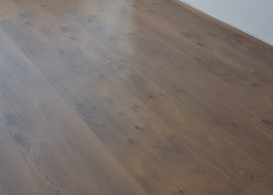 Položení plovoucí laminátové podlahy 40 m2