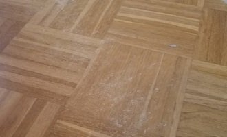 Broušení a lakování mozaikové podlahy