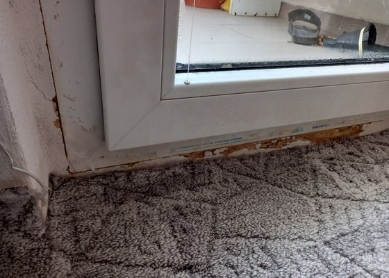 Utěsnění dveří na balkon, drobné zednické opravy