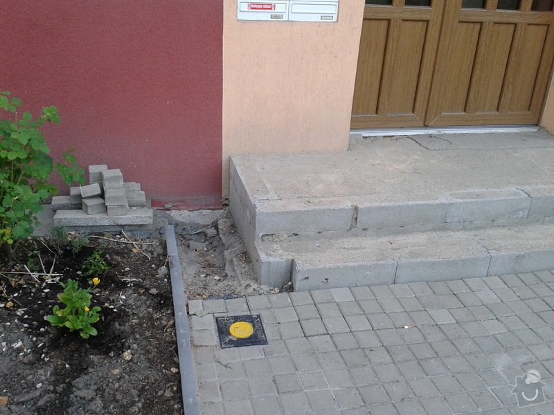 Dokončení vstupního schodiště u panelového domu: 2013-07-17_20.02.15