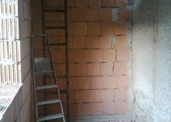 Vnitřní betonové schodiště - stav před realizací