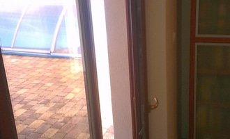 Oprava dřevěných dveří a oken - stav před realizací
