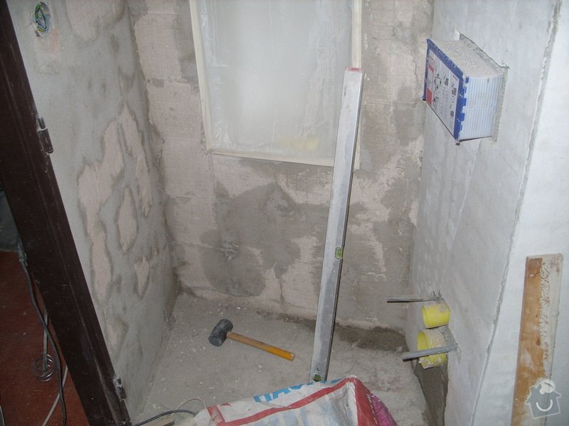 Srovnání podkladu zdí, obložení koupelny, štukové omítky: SS856877