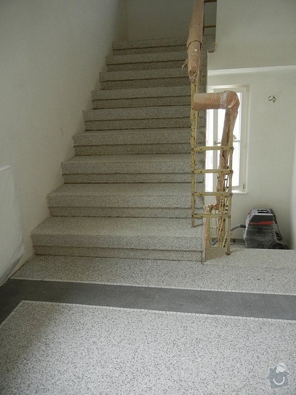 Renovace podlahy - lité teraco a schodiště: te22