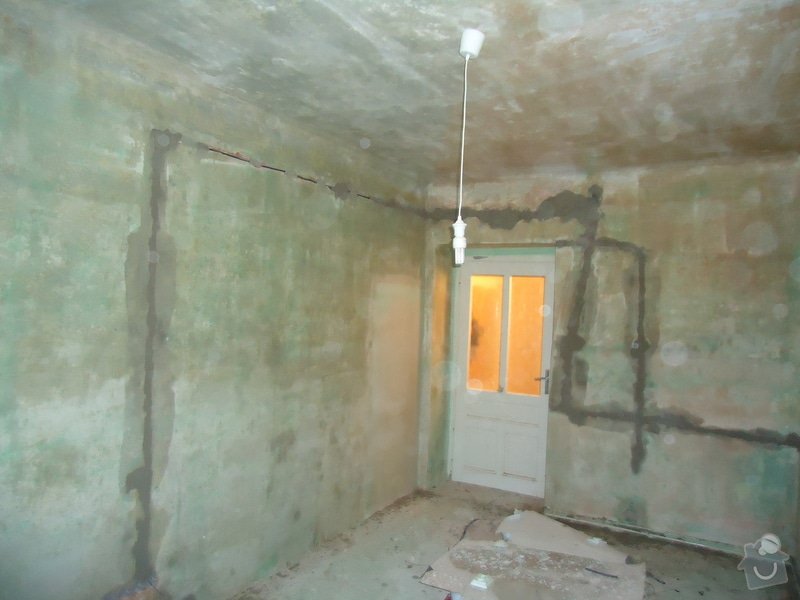 Vyštukování a vymalování pokoje a drobné elektroinstalace + SDK podhled na stropě: DSC02531