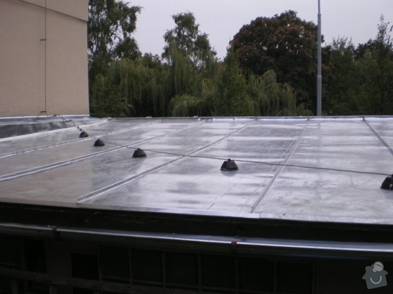 Oprava lepenkové střechy dvougaráže: 004