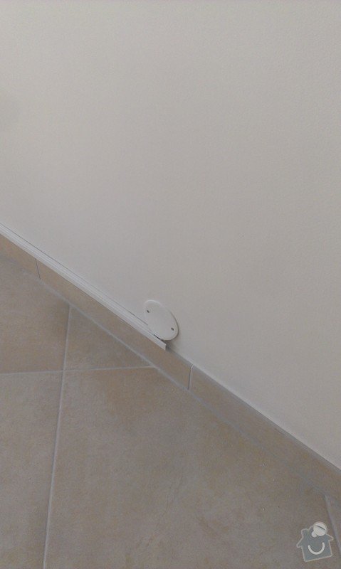 Připevnění LED televize na zeď + schování kabeláže: hodinovy_manzel_praha-6