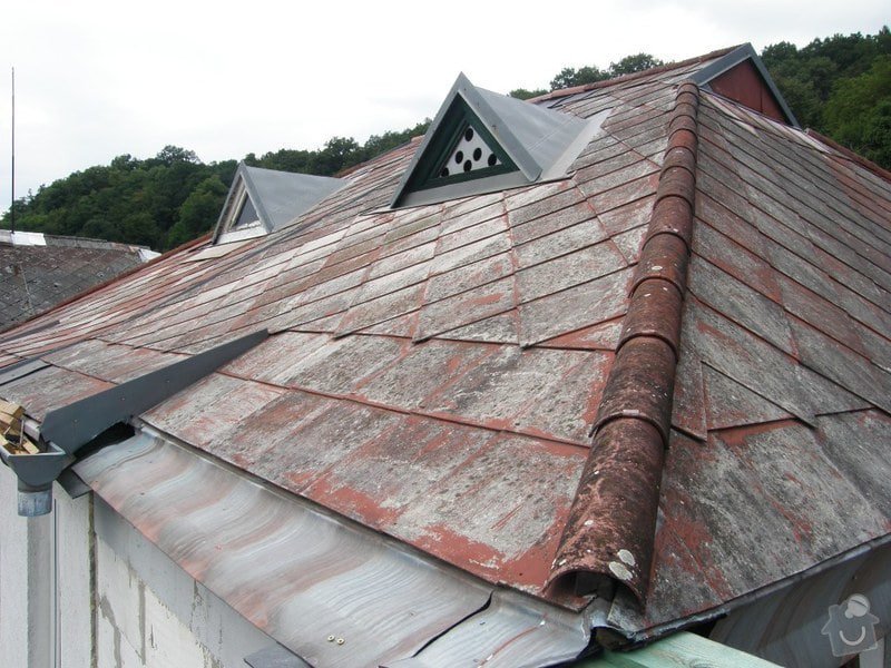 Oprava střechy.Výměnu eternitové krytiny za plastové šablony nebo plech.Opravy krovu a bedění: P8240043