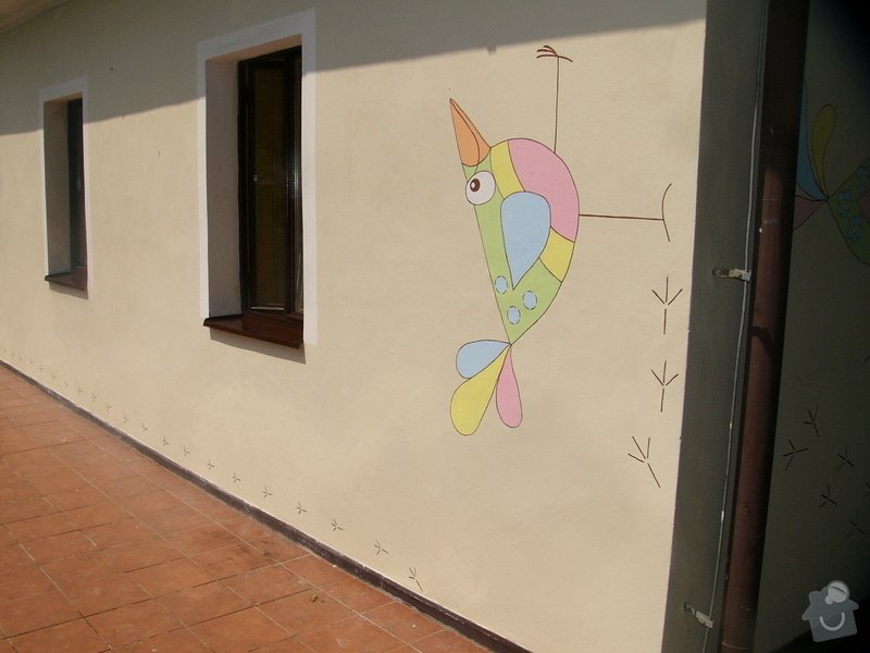 Nástěnná malba pro miniškolku v roce 2012, 2013 + Renovace a výzdoba dveří samolepkami: nastenna-malba-pro-miniskolku-v-roce-2012_P1270909
