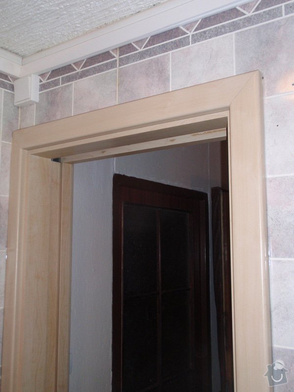 Sádrokartonová příčka a strop + vestavěné skříně a dveře do pouzdra: P1010072