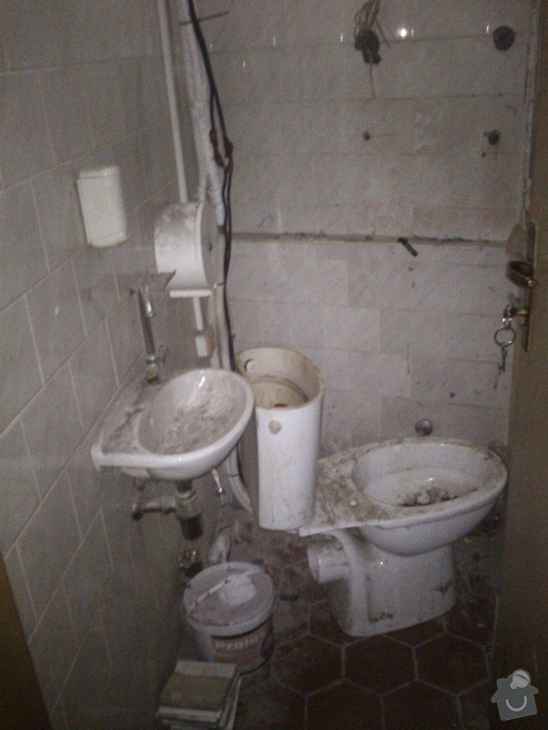 Rekonstrukce záchod,,opravy podlah: DSC_0198