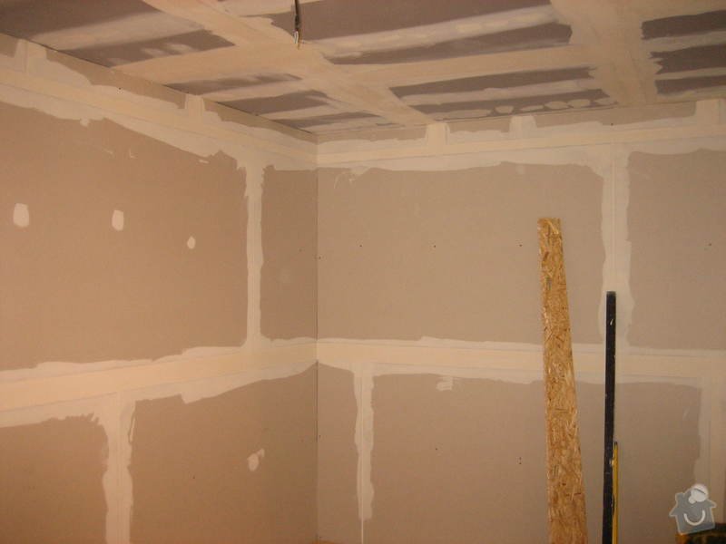 Vybudování konstrukce místnosti ze dřevěných trámů, (akustické příčky), akustická podlaha, sádrokarton.: IMG_0172