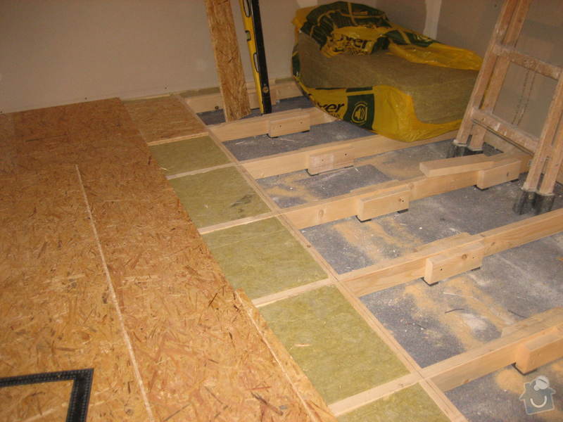 Vybudování konstrukce místnosti ze dřevěných trámů, (akustické příčky), akustická podlaha, sádrokarton.: IMG_0177