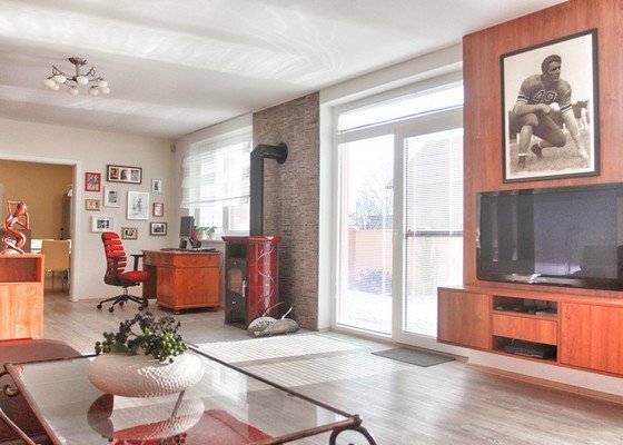 Návrh a realizace obývacího pokoje + home office