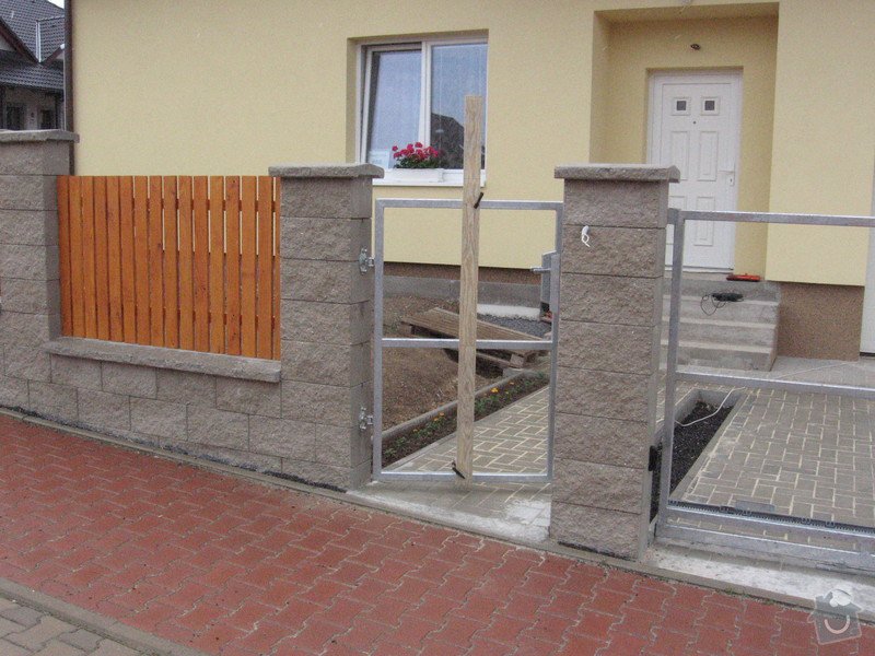 Pojezdová brána a branka.: IMG_3157