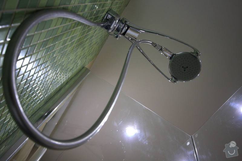 Koupelna s atypickým sprchovým koutem: 7