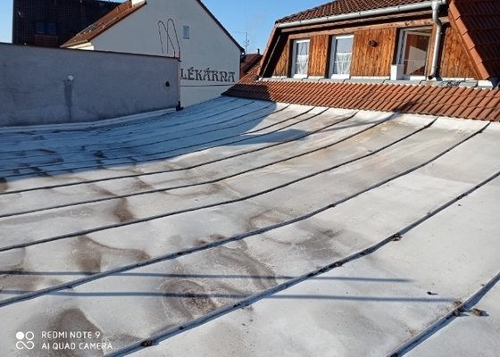 Zateplení plechové střechy z venku,cca 120 metrů čtverečných