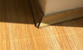 Oprava/údržba laminátové podlahy v celém bytě. - stav před realizací