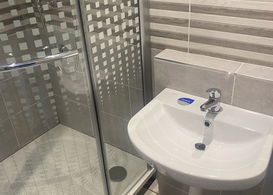 Výměna vany za sprchovací kout+umyvadlo