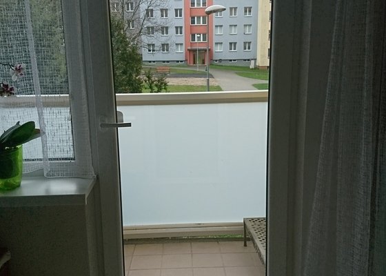 Zvětšení otvoru pro balkónové dveře v panelovém bytě.