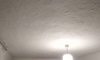 Rekonstrukce stropu staré chalupy - stav před realizací