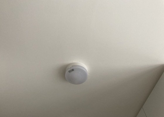Elektroopravy v bytě - ventilátor v koupelně, podlahové topení, pohybová čidla světel - stav před realizací