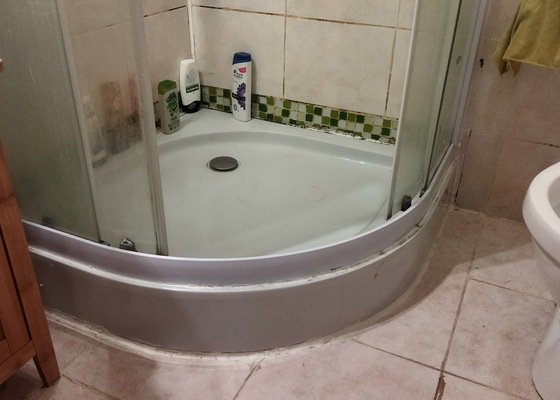Výměna akrylátové vaničky u sprchového koutu