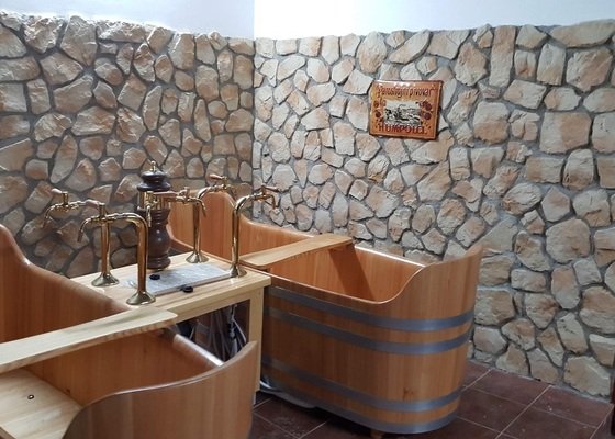 Rekonstrukce  suterénu na pivní lázně pro 7 koupelí