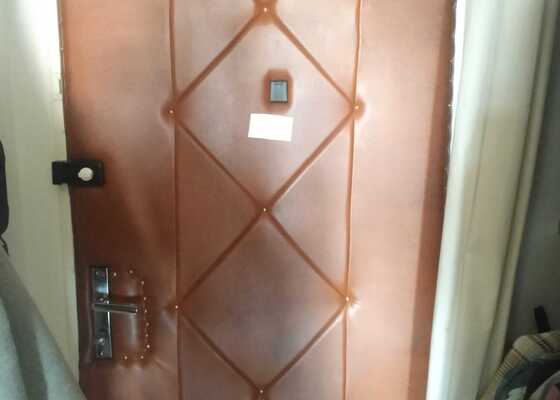 Zabezpečení stávajících vstupních dveří do bytu - 5-ti bodový zámek, plech, čalounění