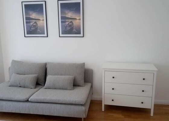 Vyměnit zámky, přivrtat věšák & poskládat IKEA nábytek