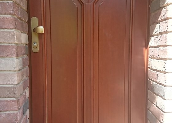 Oprava dřevěných vchodových dveří