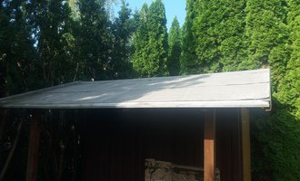 Oprava střechy zahradního domku na plechovou - stav před realizací