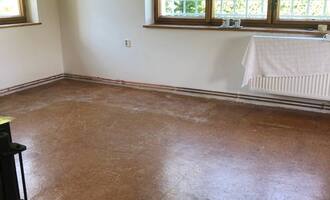 Renovace korkové podlahy