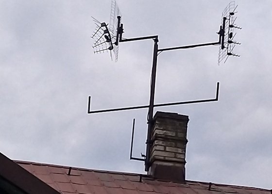 Sundání antén včetně konstrukcí ze střechy: Ostrava-Radvanice - stav před realizací