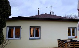 Střecha: nová vrstva asfaltového šindele - stav před realizací