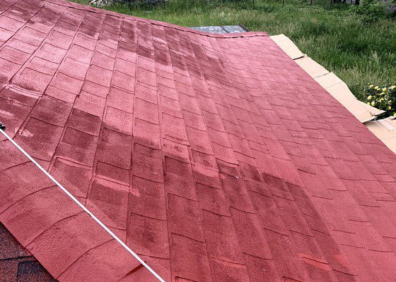 Střecha: nová vrstva asfaltového šindele