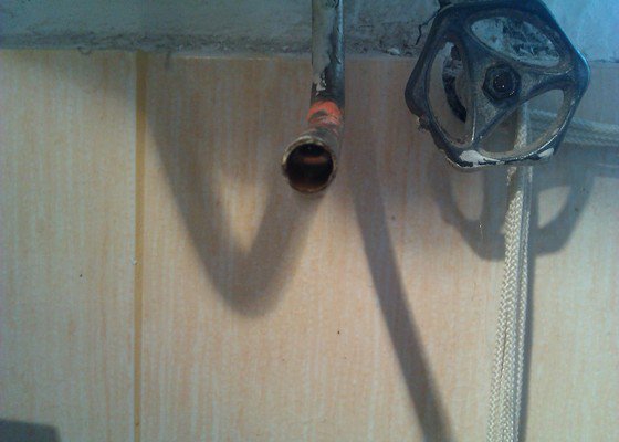 Tekoucí pojistný ventil k bojleru