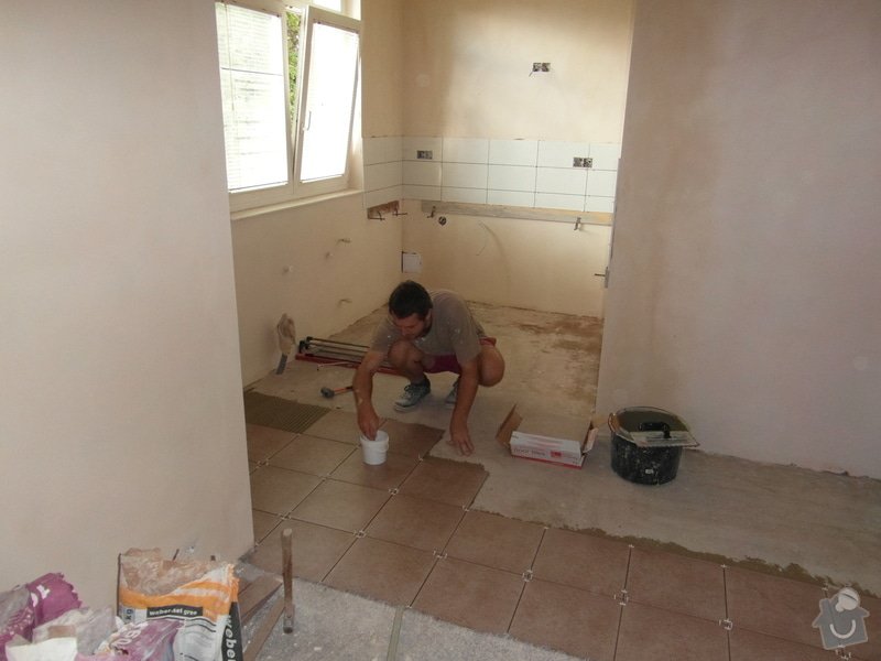 Sádrokartonový podhled, zdenické práce, obklad koupelny, pokládka dlažby.: SAM_2705