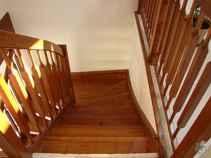 Dřevěné schodiště: DSC08185-010