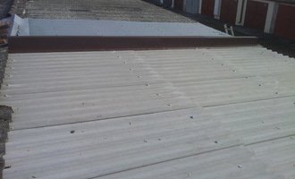 Oprava střechy garáže