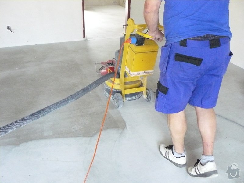 Zhotovení finální podlahy cementovým potěrem: stroje5
