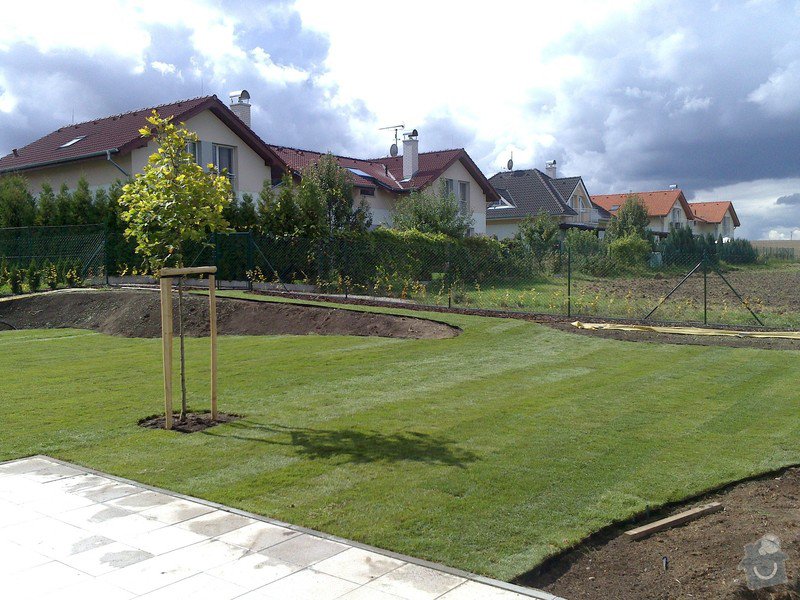 Založení trávníku 320m2 (výsev nebo pokládka koberce): 2013-09-12_12.30.50