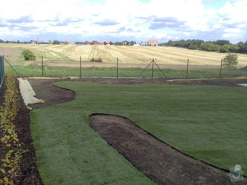 Založení trávníku 320m2 (výsev nebo pokládka koberce): 2013-09-12_12.33.06