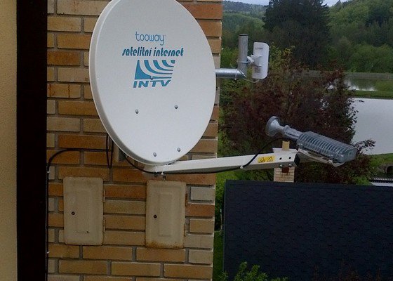 Montáž satelitního internetu včetně pokrytí budov wifi signálem